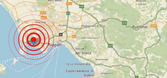 Terremoto ai Campi Flegrei, forte scossa alle 12:08: paura in tutta la provincia di Napoli