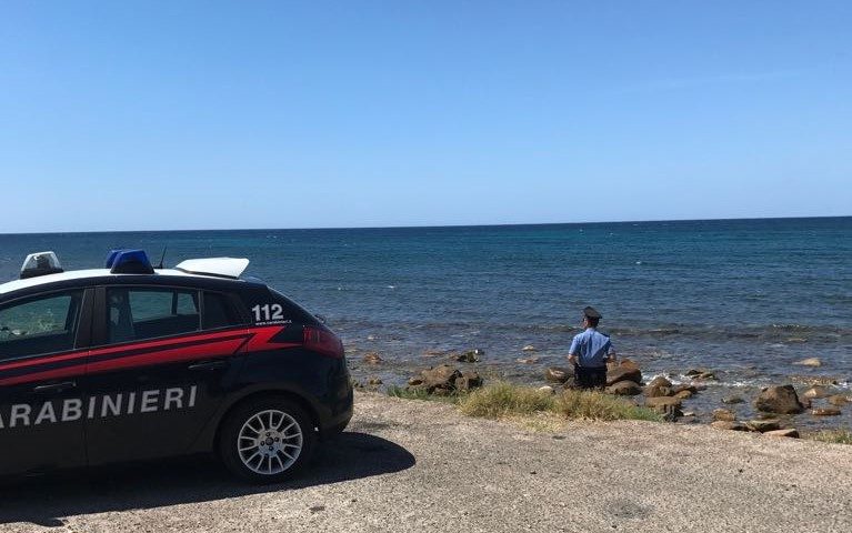 Torre del Greco, 16enne fugge da comunità e si lancia in mare per sfuggire ai carabinieri