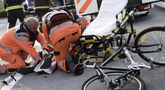 Tragedia a Trecase, Angelo perde il controllo della bici e si schianta contro un muro