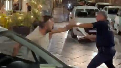 Vigili Urbani Napoli Aggrediti Via Santa Caterina