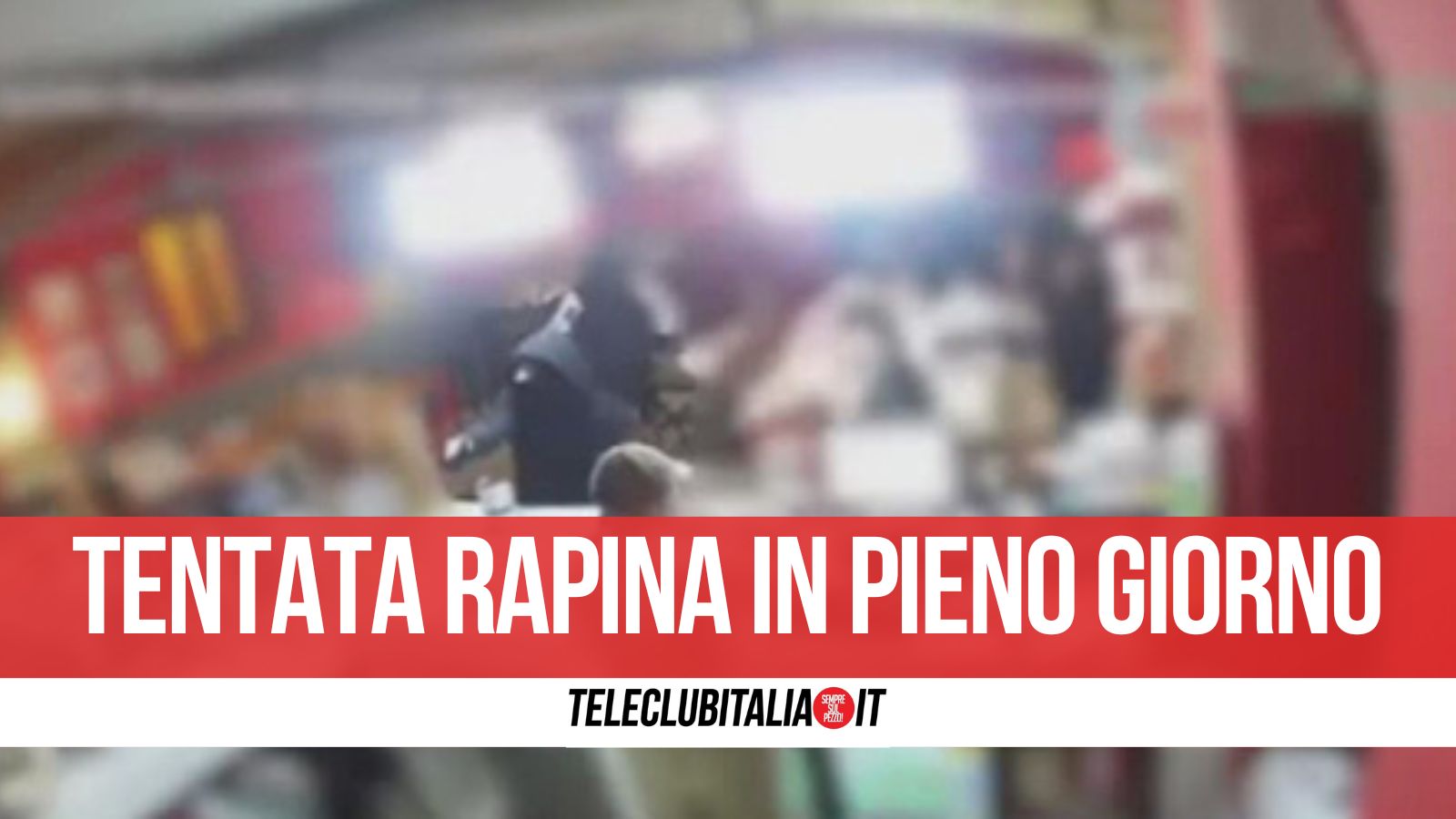 Napoli, entra in un ristorante e tanta di rapinare un cliente: arrestato 26enne Napoli, entra in un ristorante e tanta di rapinare un cliente: arrestato 26enne