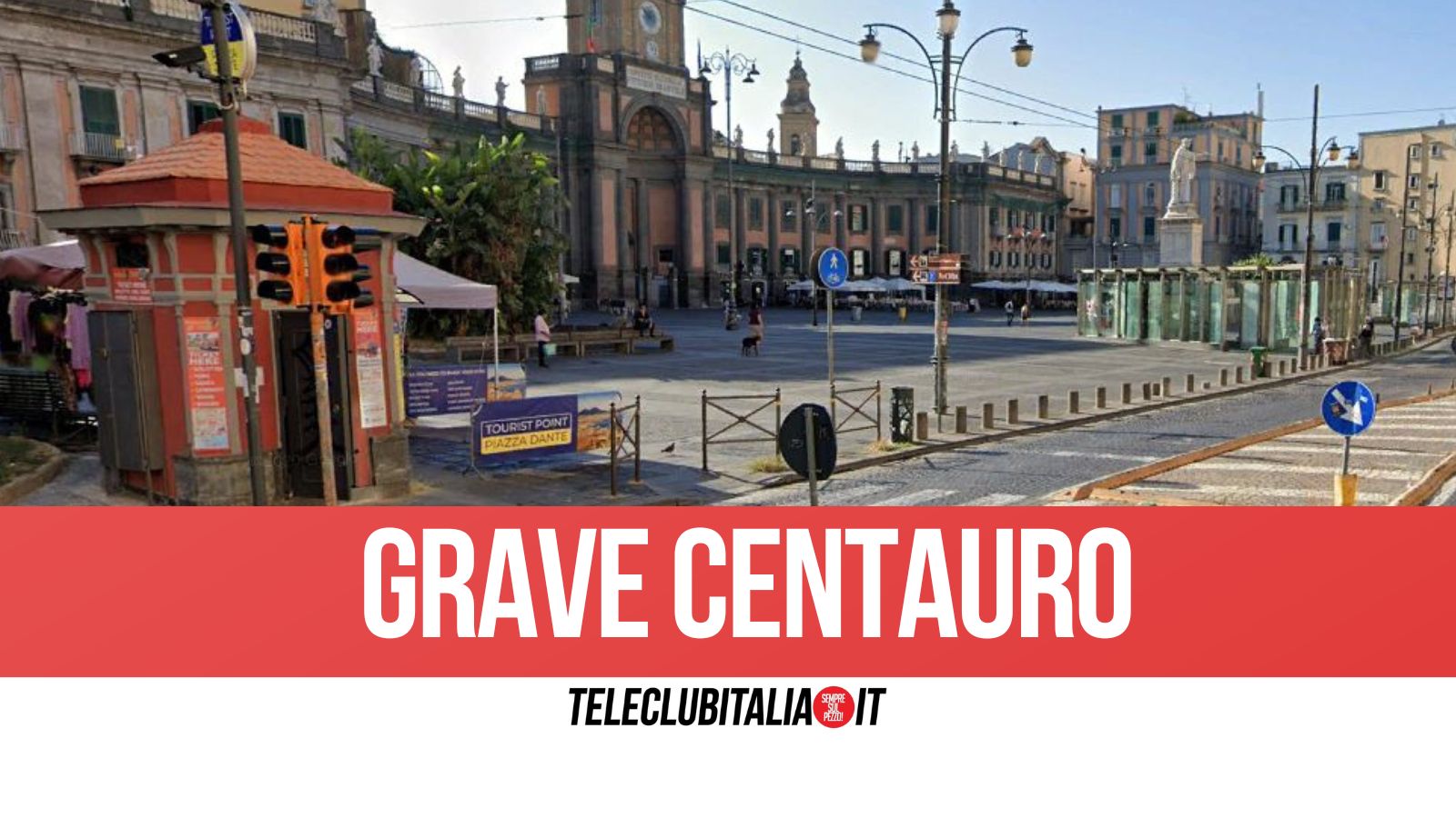 Schianto in Piazza Dante, grave incidente tra auto e scooter: centauro in ospedale Schianto in Piazza Dante, grave incidente tra auto e scooter: centauro in ospedale
