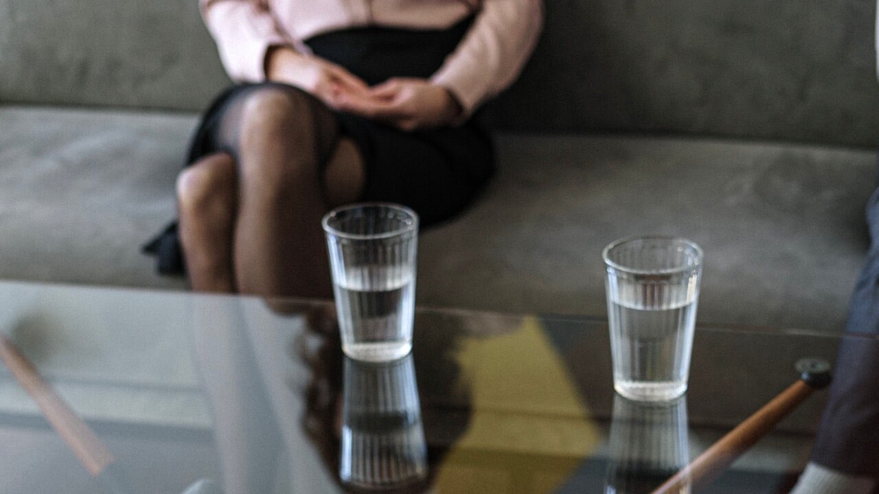 Afragola, terapie a “base di sesso”: così lo psicologo manipolava le pazienti Afragola, terapie a “base di sesso”: così lo psicologo manipolava le pazienti