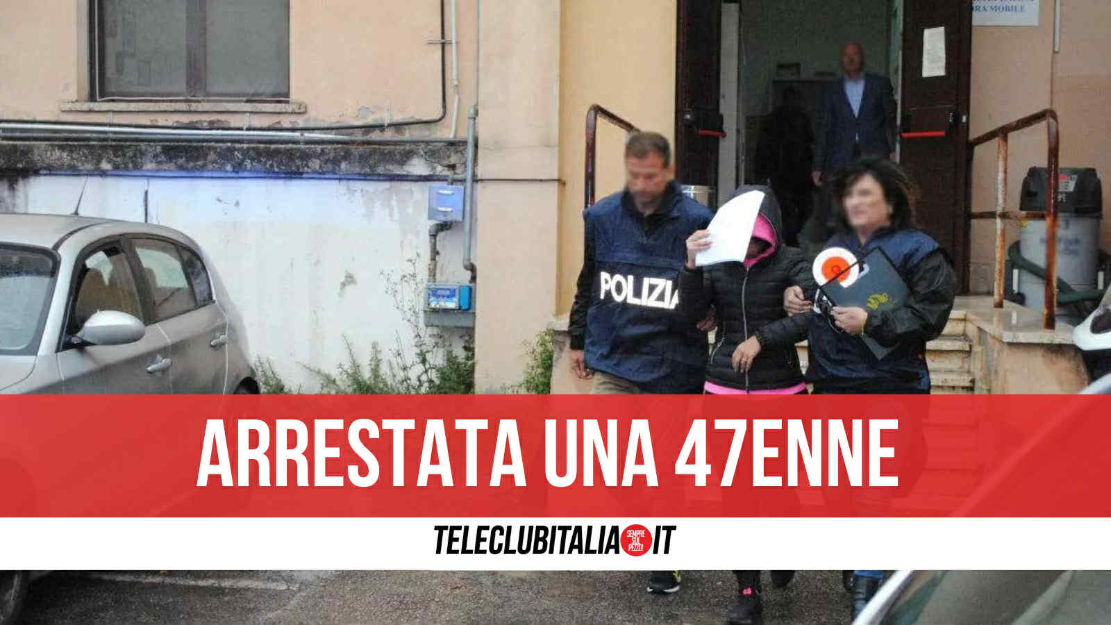 Napoli, piazza di spaccio dalla finestra di casa: donna pusher arrestata dalla Polizia Napoli, piazza di spaccio dalla finestra di casa: donna pusher arrestata dalla Polizia
