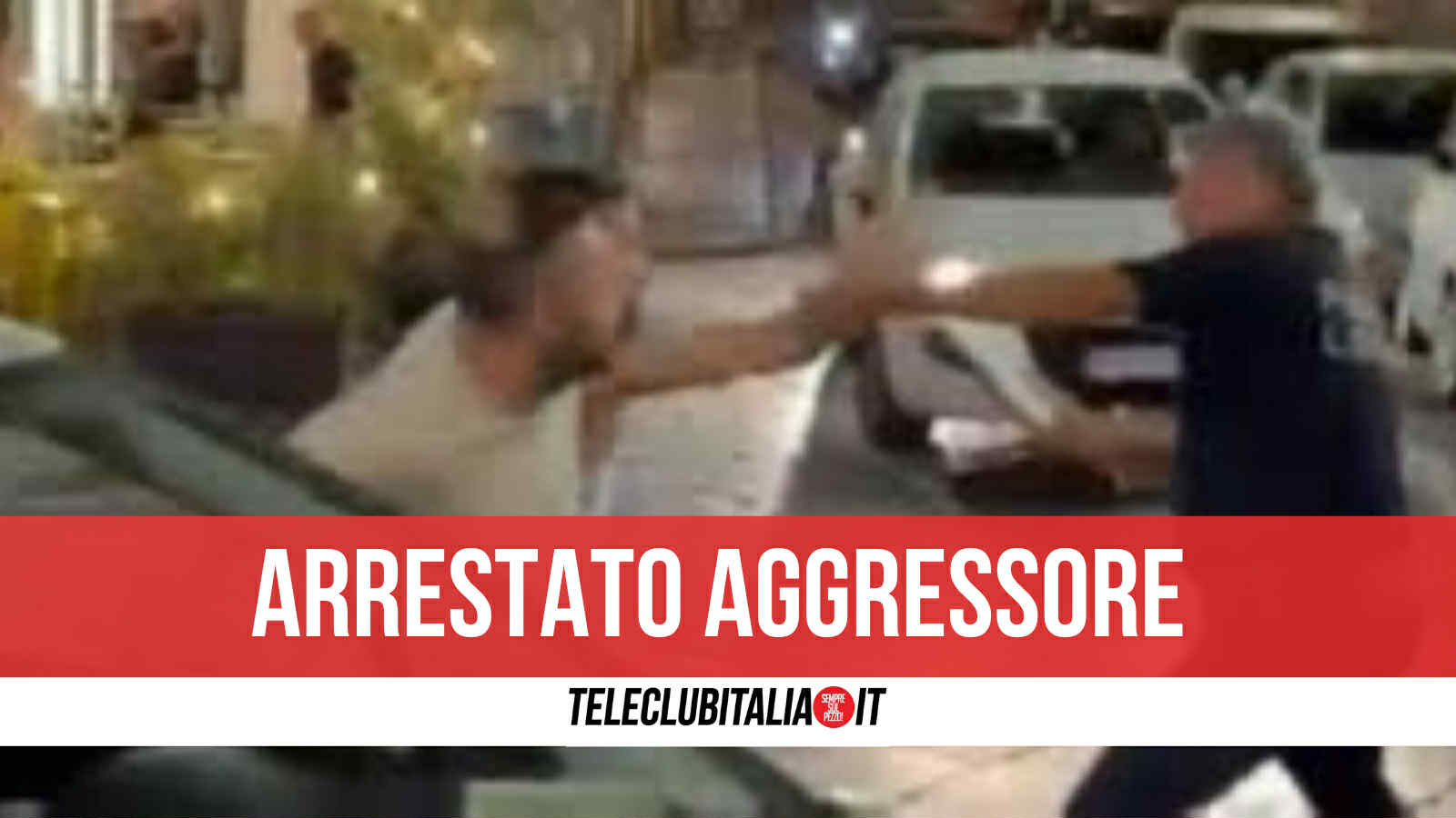 Fuorigrotta, pugni e calci ai vigili mentre rimuovono macchina in secolda fila. Arrestato Fuorigrotta, pugni e calci ai vigili mentre rimuovono macchina in secolda fila. Arrestato