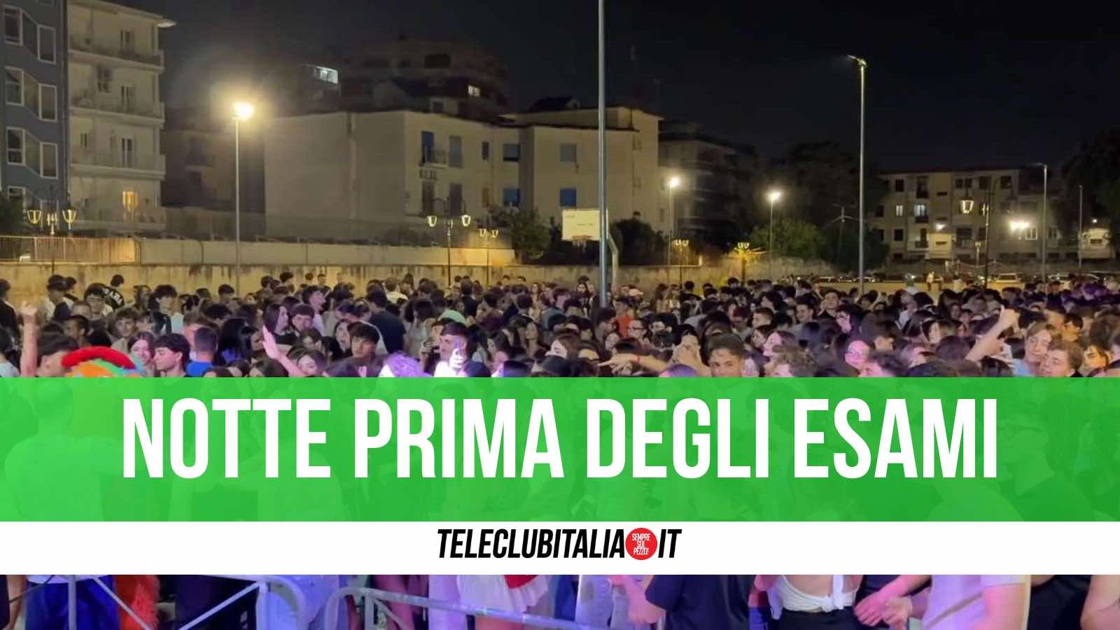 Aversa, notte prima degli esami: festa dei maturandi con dj set al Parco Pozzi Aversa, notte prima degli esami: festa dei maturandi con dj set al Parco Pozzi