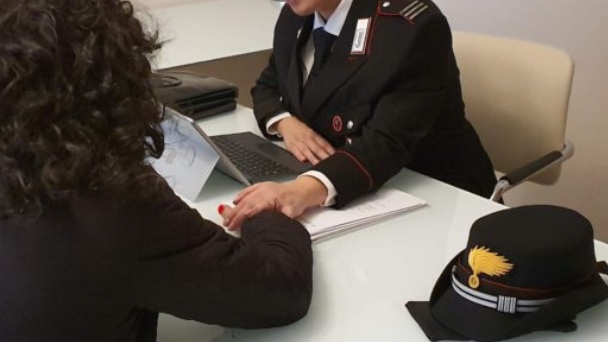 Violenza in auto tra Crispano e Caivano: 16enne disabile salva la madre: la testimonianza ai Carabinieri