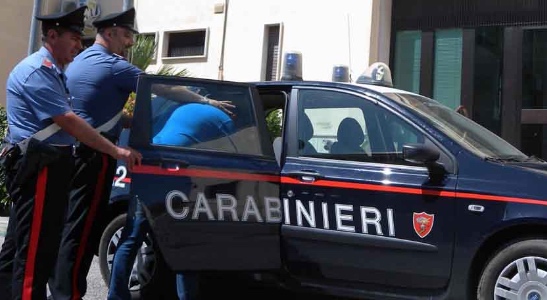 Caivano, lite in auto degenera: madre e figlia disabile picchiate dal compagno