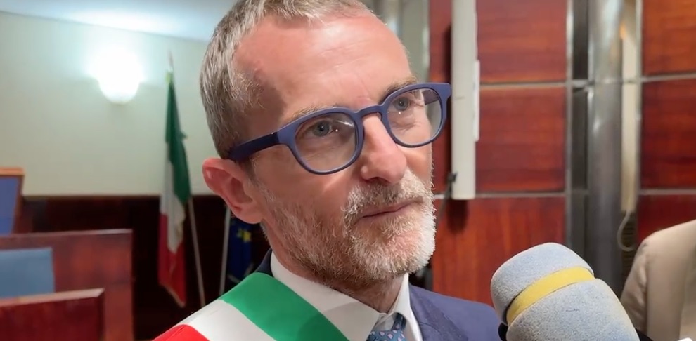 Diego D’Alterio proclamato sindaco di Giugliano: “Pronti a governare con competenza e determinazione”
