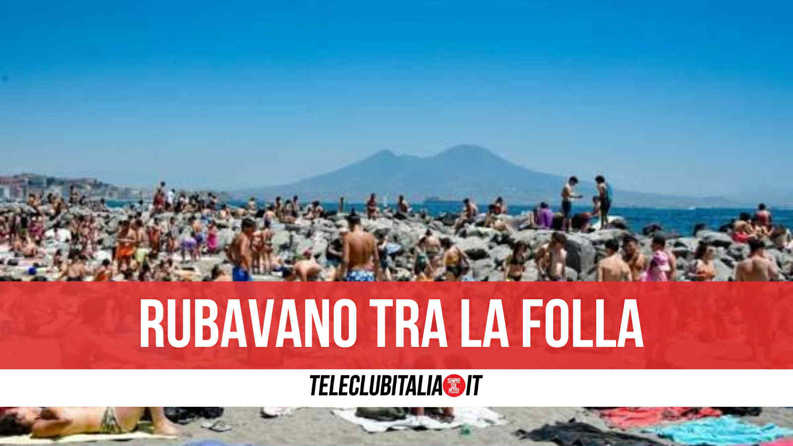 posillipo sorpresi a saccheggiare borse e zaini dei bagnanti fermati tre minorenni