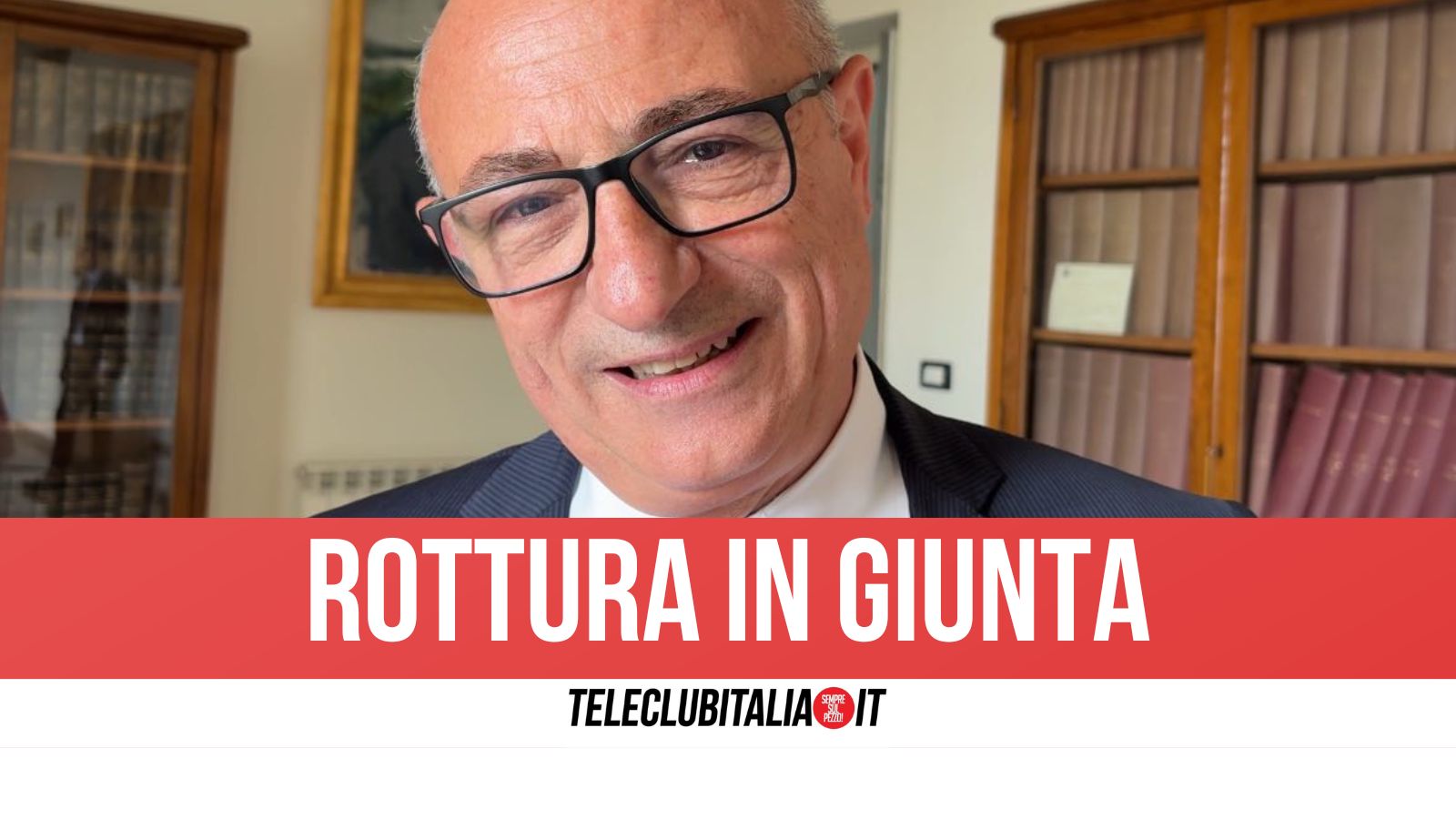 Aversa, deleghe rifiutate dagli assessori. Il sindaco: “Non cederò a ricatti politici” Aversa, deleghe rifiutate dagli assessori. Il sindaco: “Non cederò a ricatti politici”