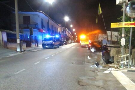 Tragedia nella notte a Napoli: 32enne muore in un incidente in scooter 