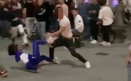 Rissa a Pompei: posate come armi e caos in strada, tre arresti