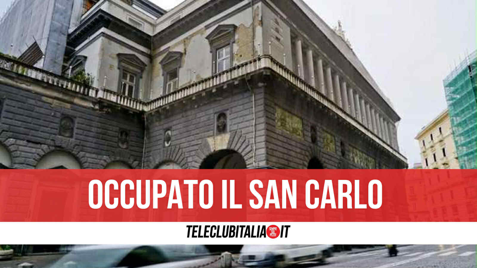 Napoli, “stop a B&B e sfratti”: occupato il Teatro San Carlo Napoli, “stop a B&B e sfratti”: occupato il Teatro San Carlo