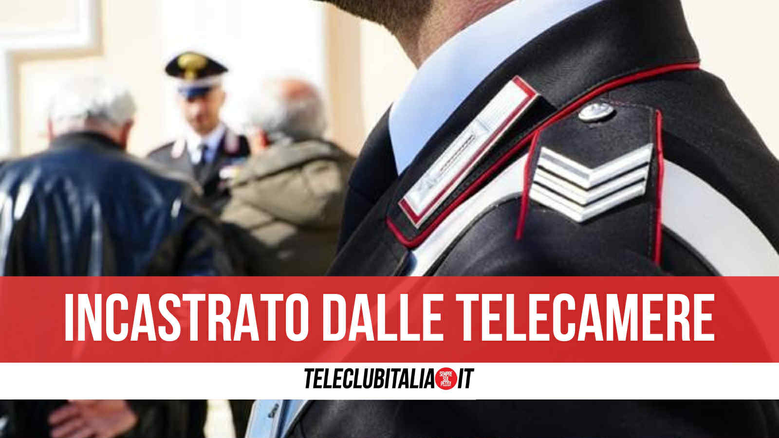 Sant’Arpino, picchia la madre a pugni e la scaraventa al suolo per rubarle 40 euro: arrestato 32enne Sant’Arpino, picchia la madre a pugni e la scaraventa al suolo per rubarle 40 euro: arrestato 32enne