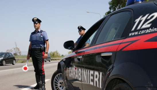 Sparatoria in pieno centro a Scafati: giovane gambizzato tra la folla