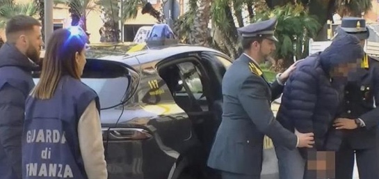 Campania. Finanziamenti UE e crediti fiscali fantasma: smantellata banda, oltre cento imprenditori truffati