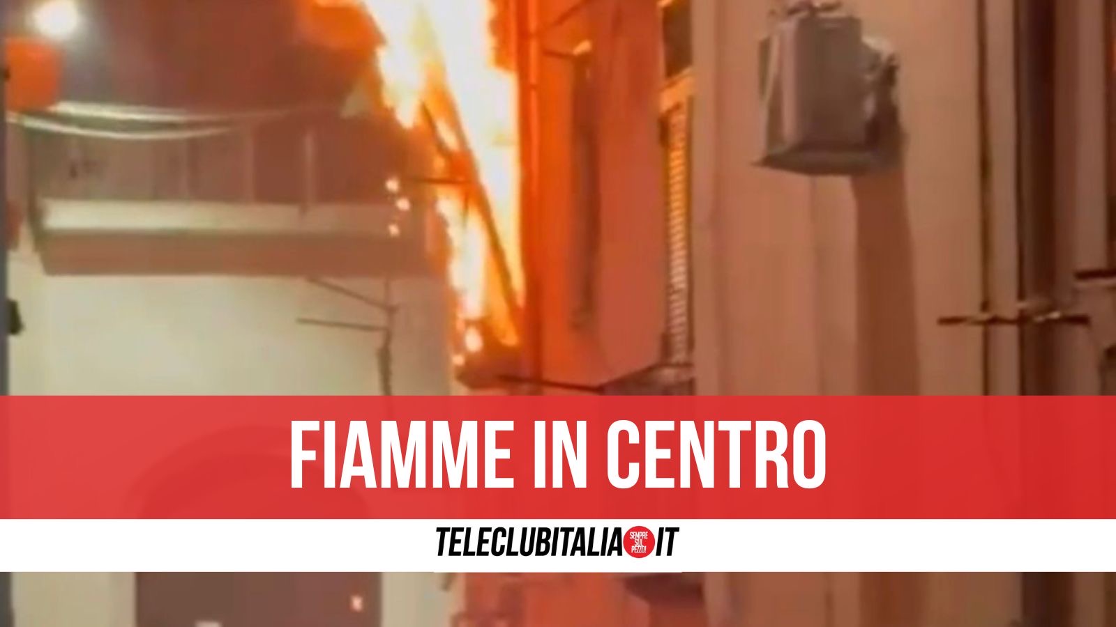 Giugliano, paura in centro: fiamme in un appartamento Giugliano, paura in centro: fiamme in un appartamento