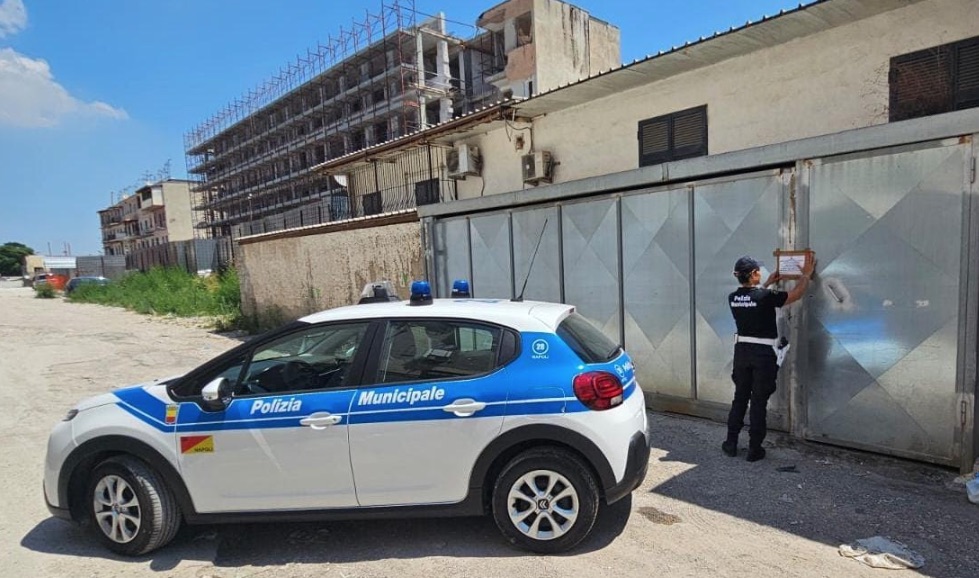 Napoli, colpo all’Alleanza di Secondigliano: sgomberate villette abusive nel Rione Amicizia
