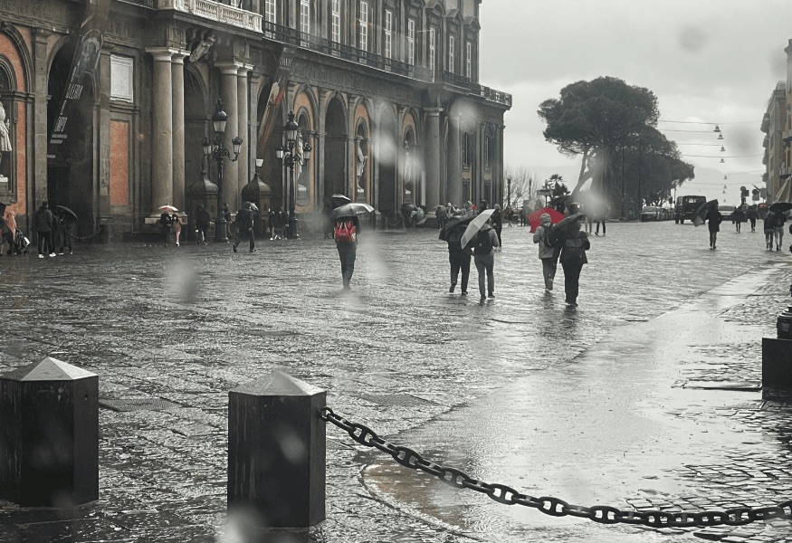Maltempo in Campania, previsti temporali improvvisi: allerta gialla per tutta la giornata di oggi