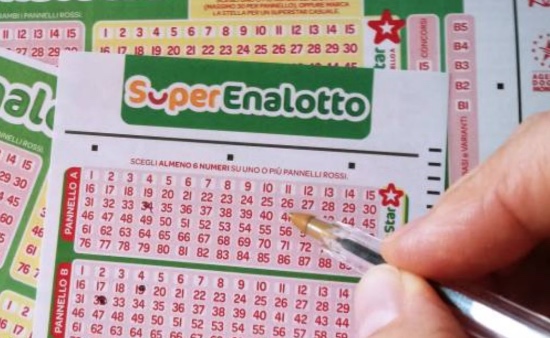 SuperEnalotto, sfiorato il 6 ad Aversa: centrato 5 da oltre 26mila euro