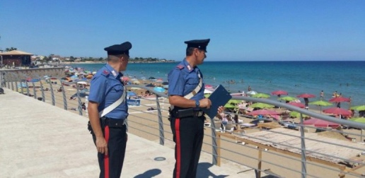 Controlli ai lidi di Baia: sequestri, sanzioni e lavoratori in nero