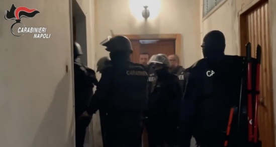 Caivano, estorsioni a imprenditore e commercianti: 8 arresti nel clan Ciccarelli