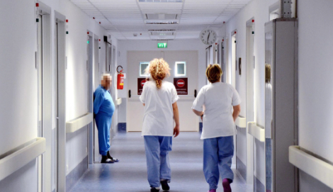 Napoli, minacce a schiaffi all'infermiera di turno al pronto soccorso del C.T.O.: denunciata 48enne