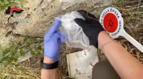 Caivano, droga su ordinazione: arrestati due 17enni grazie alle telecamere del “Progetto Caivano”