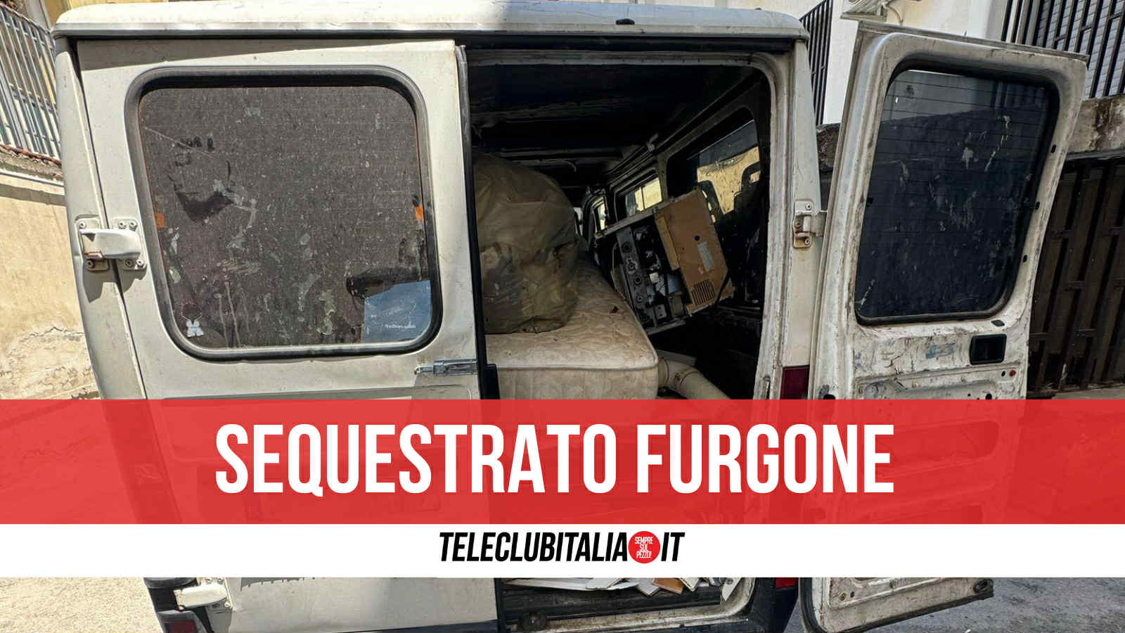Qualiano, sequestrato furgone carico di rifiuti illegali. Weekend di controlli in centro Qualiano, sequestrato furgone carico di rifiuti illegali. Weekend di controlli in centro