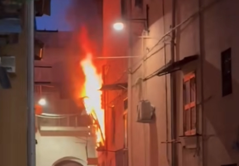 Giugliano. Getta sigaretta accesa in casa: scoppia incendio, arrestata 47enne