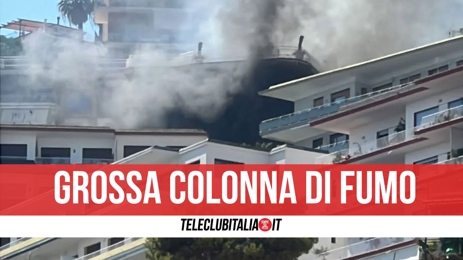 Incendio a Posillipo, fiamme in un’abitazione in via Catullo Incendio a Posillipo, fiamme in un’abitazione in via Catullo