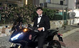 Pozzuoli, lo schianto e poi il volo giù dal ponte: Augusto muore sul colpo