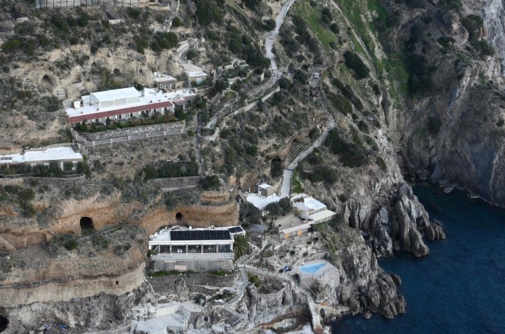 Ischia, scatta il sequestro per l’Hotel Club Scannella: gravi violazioni ambientali ed edilizie Ischia, scatta il sequestro per l’Hotel Club Scannella: gravi violazioni ambientali ed edilizie