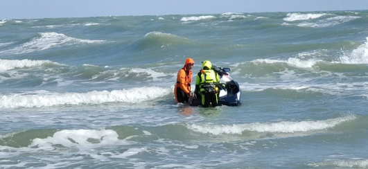 Capaccio Paestum, 57enne di Sant'Antimo annega in mare sotto gli occhi della famiglia
