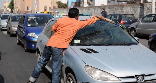Napoli. Aggredisce anziano al semaforo dopo rifiuto al lavavetri: arrestato 23enne
