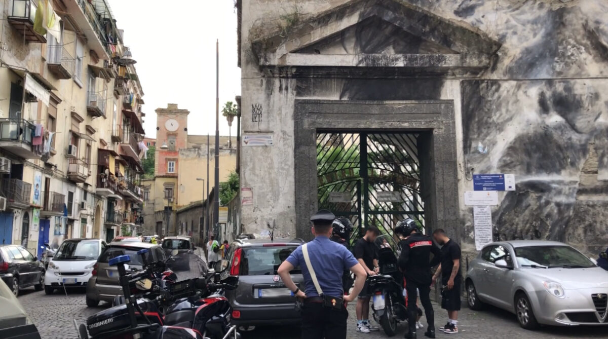 Napoli, blitz dei Carabinieri: scoperto deposito di moto e scooter rubati