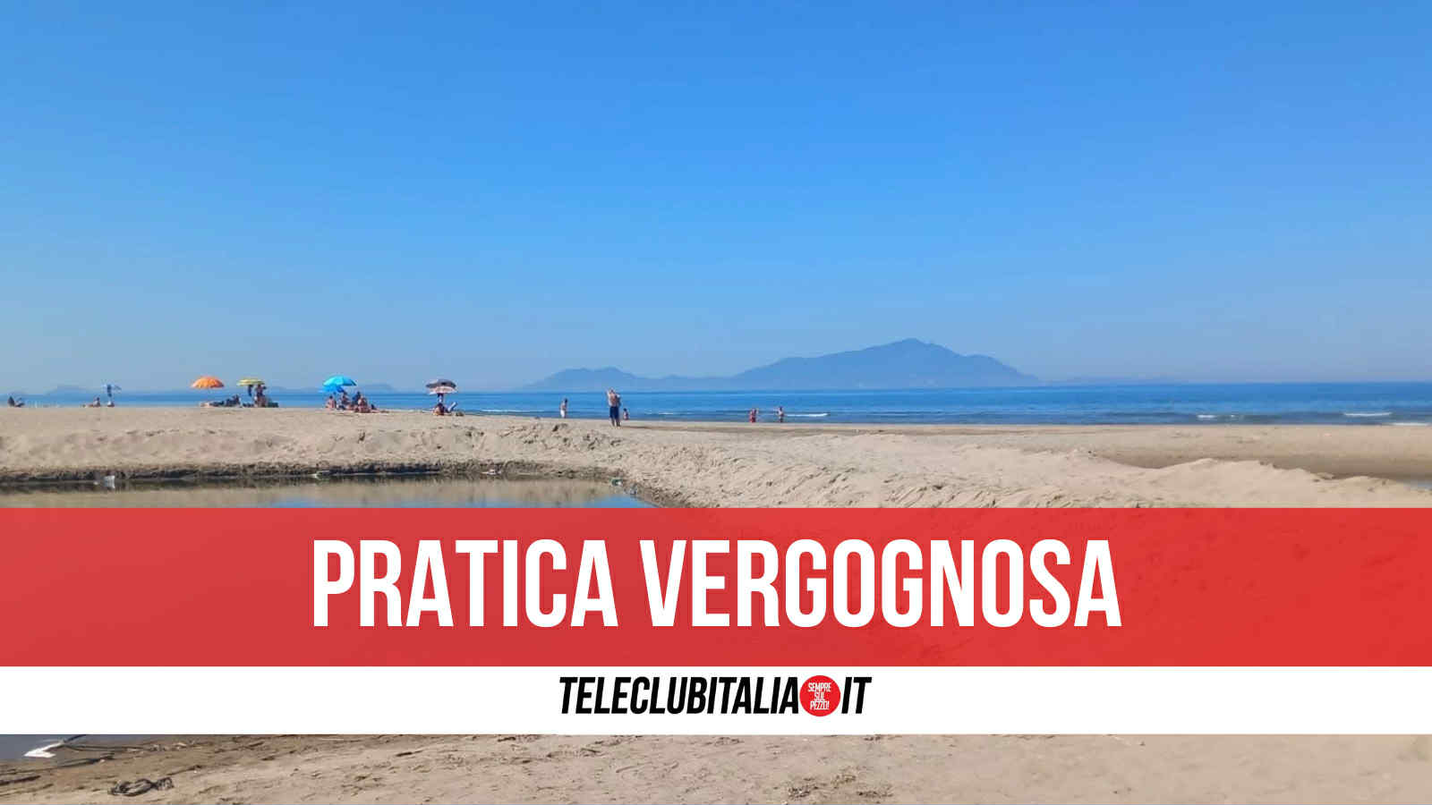 Lago Patria, ostruita la foce con una diga di sabbia: fauna e flora a rischio asfissia Lago Patria, ostruita la foce con una diga di sabbia: fauna e flora a rischio asfissia