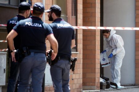 Santa Maria a Vico, lite per il bucato degenera in tragedia: accoltellate madre e figlia
