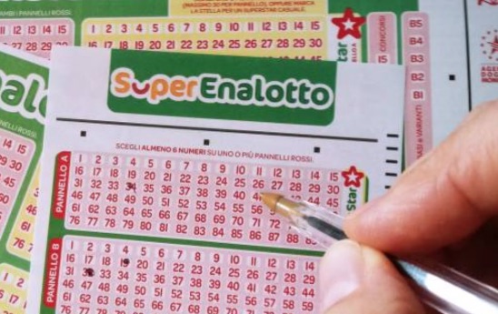 SuperEnalotto, centrato un “5 Stella” da quasi 400mila euro a Frattamaggiore