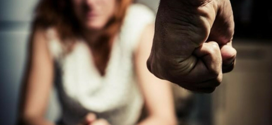 Torre del Greco, minaccia e picchia l’ex compagna: arrestato 32enne per stalking e percosse