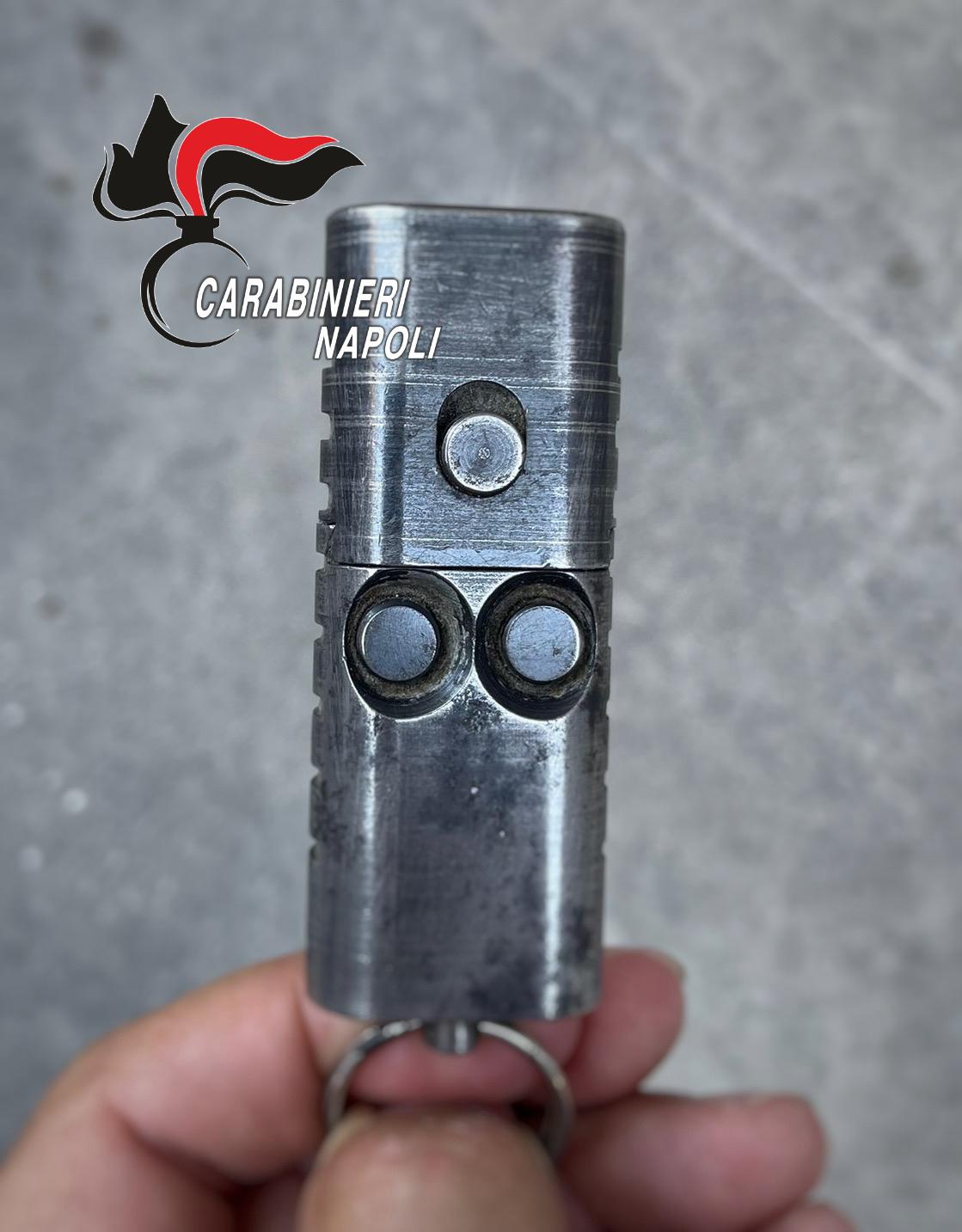 Arsenale nascosto a Villaricca: in casa anche una pistola portachiavi calibro 7.65 Arsenale nascosto a Villaricca: in casa anche una pistola portachiavi calibro 7.65