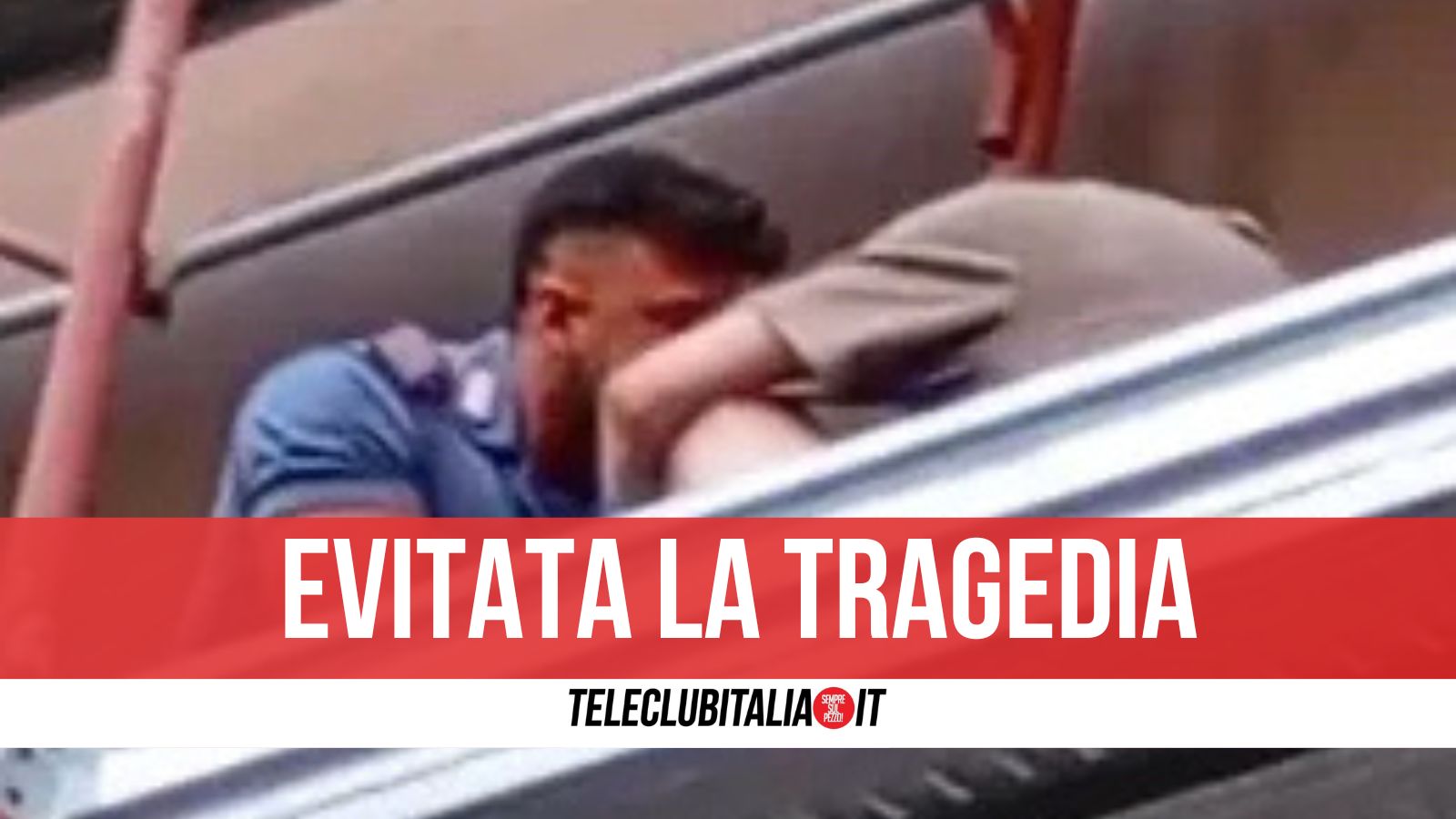 casamarciano 30enne minaccia suicidio 2 carabinieri gli salvano la vita