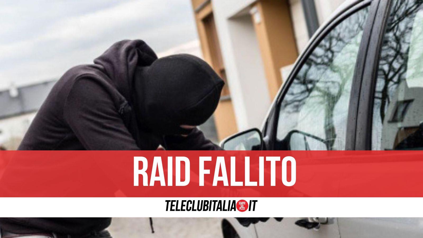 Tentato furto d’auto a Castel Volturno, ladro in fuga sulla Domiziana