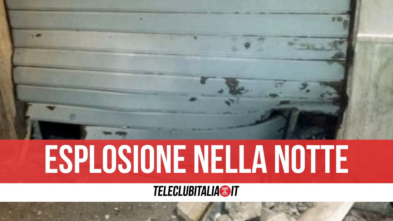 Barra, ordigno esplode davanti a una pasticceria: paura nel quartiere Barra, ordigno esplode davanti a una pasticceria: paura nel quartiere