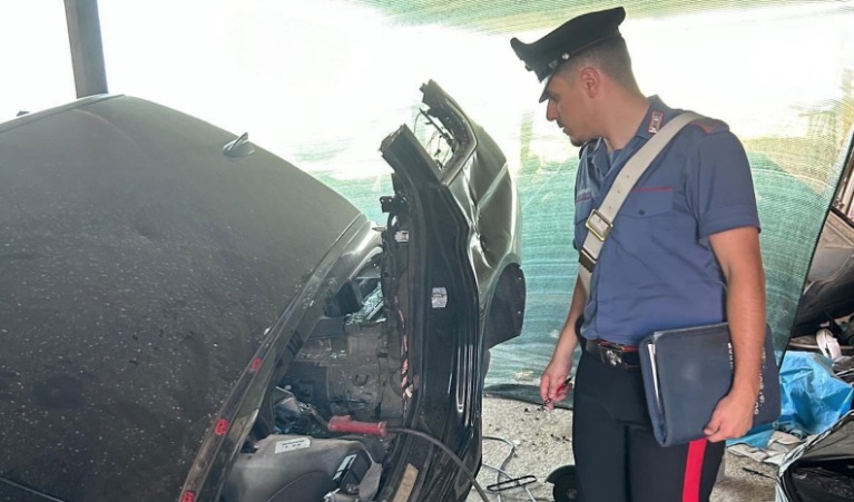 Auto rubate in Campania e "ricicliate" a Roma: arrestato 35enne di Boscotrecase