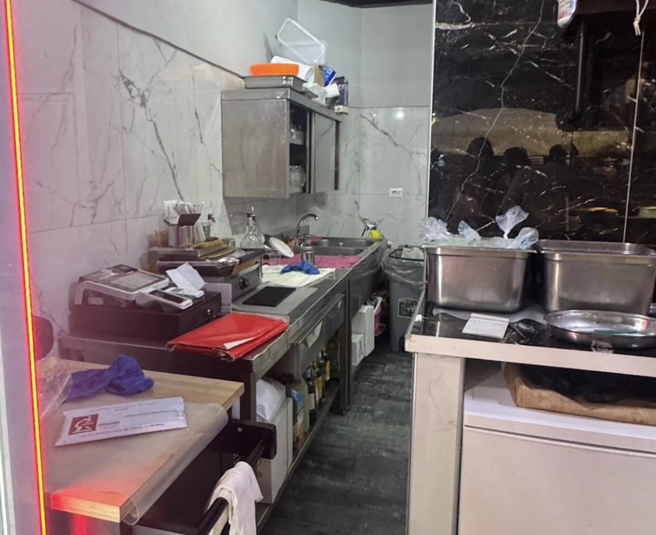 Napoli, blitz nei ristoranti del quartiere San Lorenzo: chiuse attività, sequestri e multe per oltre 11mila euro