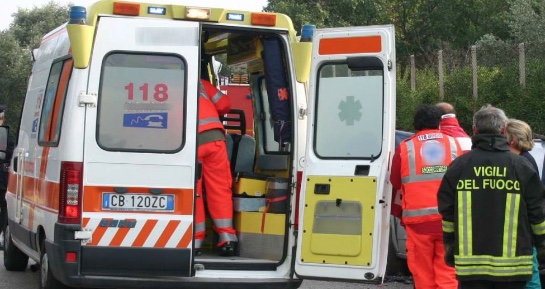 Tragedia in noto hotel lungo la Domiziana: 61enne muore per un malore improvviso