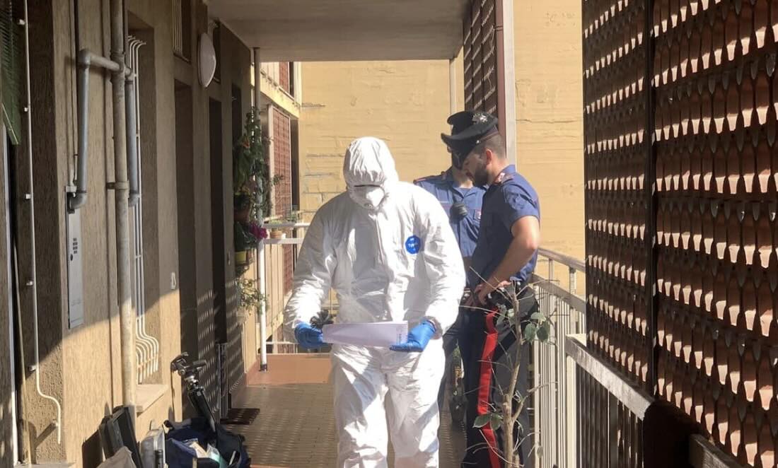 Femminicio nel salernitano, 47enne strangolata dal fidanzato: uomo in fuga Femminicio nel salernitano, 47enne strangolata dal fidanzato: uomo in fuga
