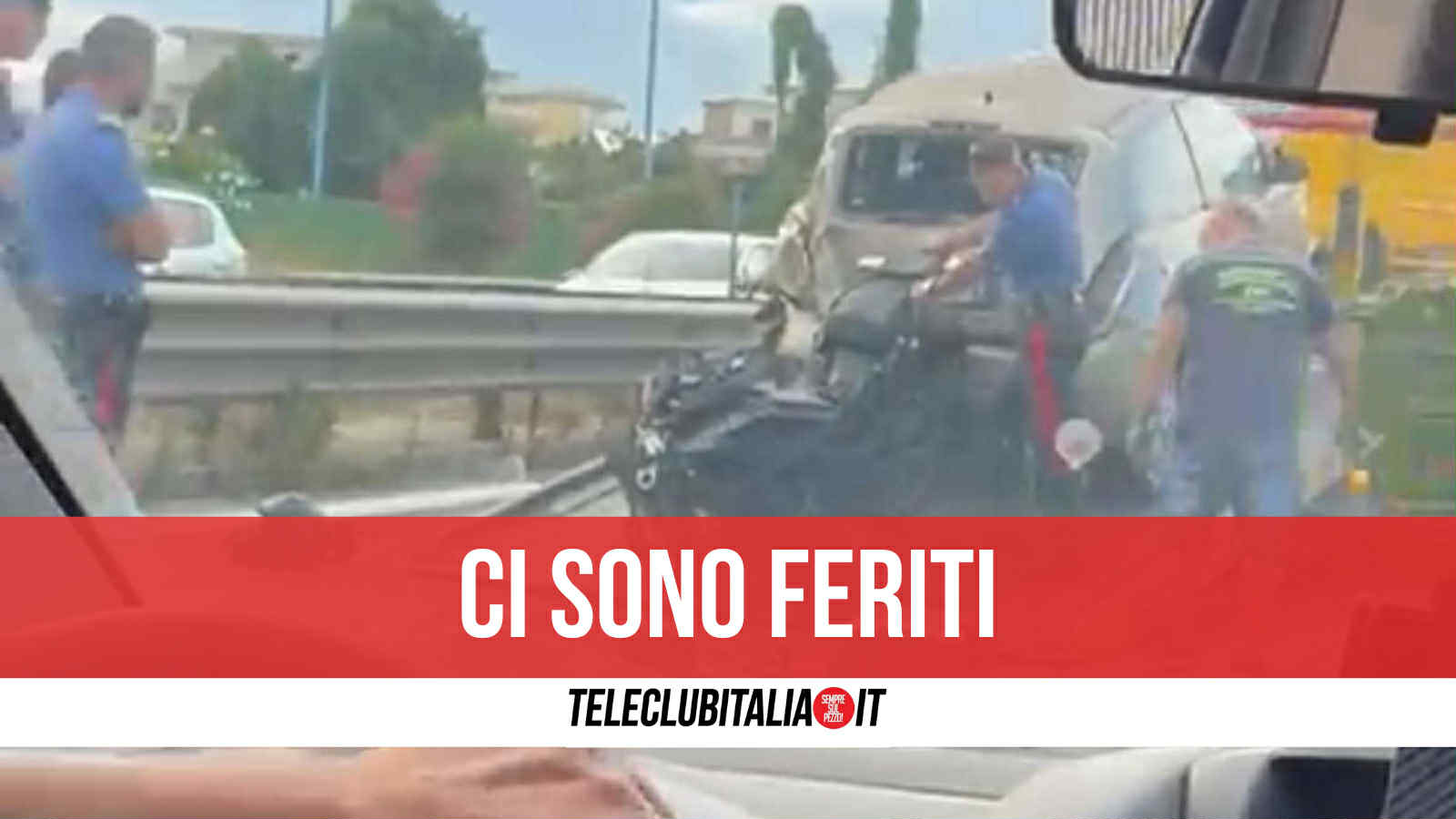 grave incidente sulla circumvallazione esterna tra arzano e casavatore impatto moto auto